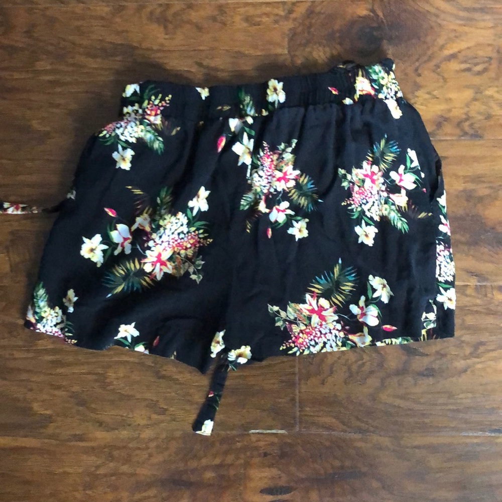 Shorts - Picture 2 of 2